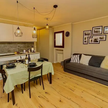 Ampia Terrazza 2min Da Sestriere Apartmán